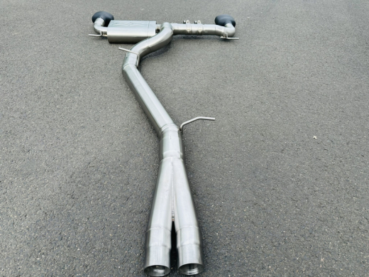 DTH REAPER V2 mit schwarzen 170 *104 Oval Endrohren